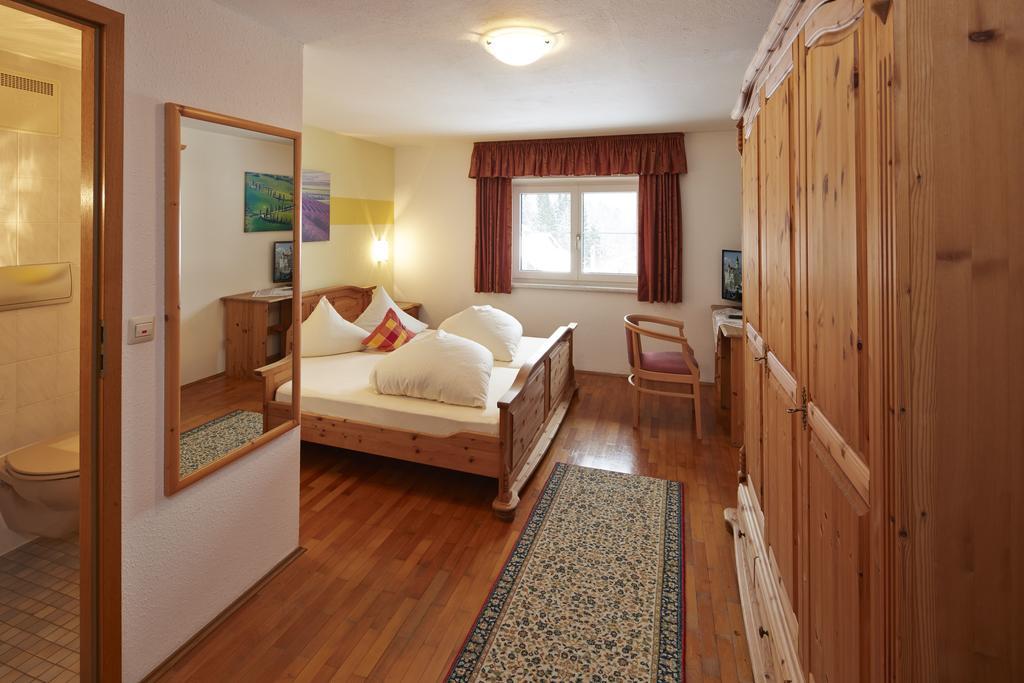 Alpenmotel Saeuling Pinswang Room photo