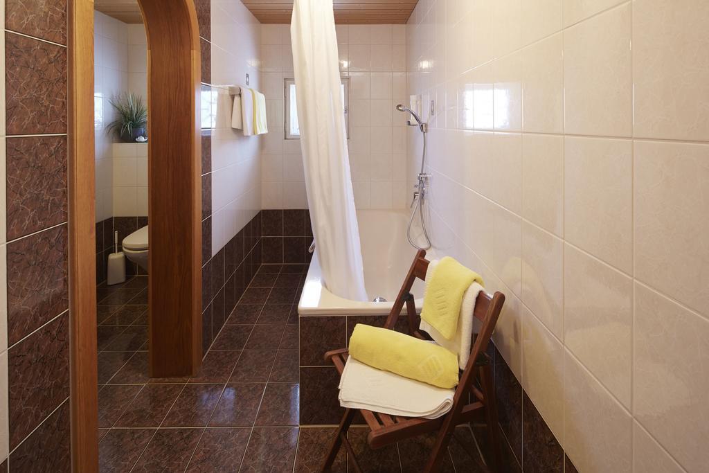 Alpenmotel Saeuling Pinswang Room photo