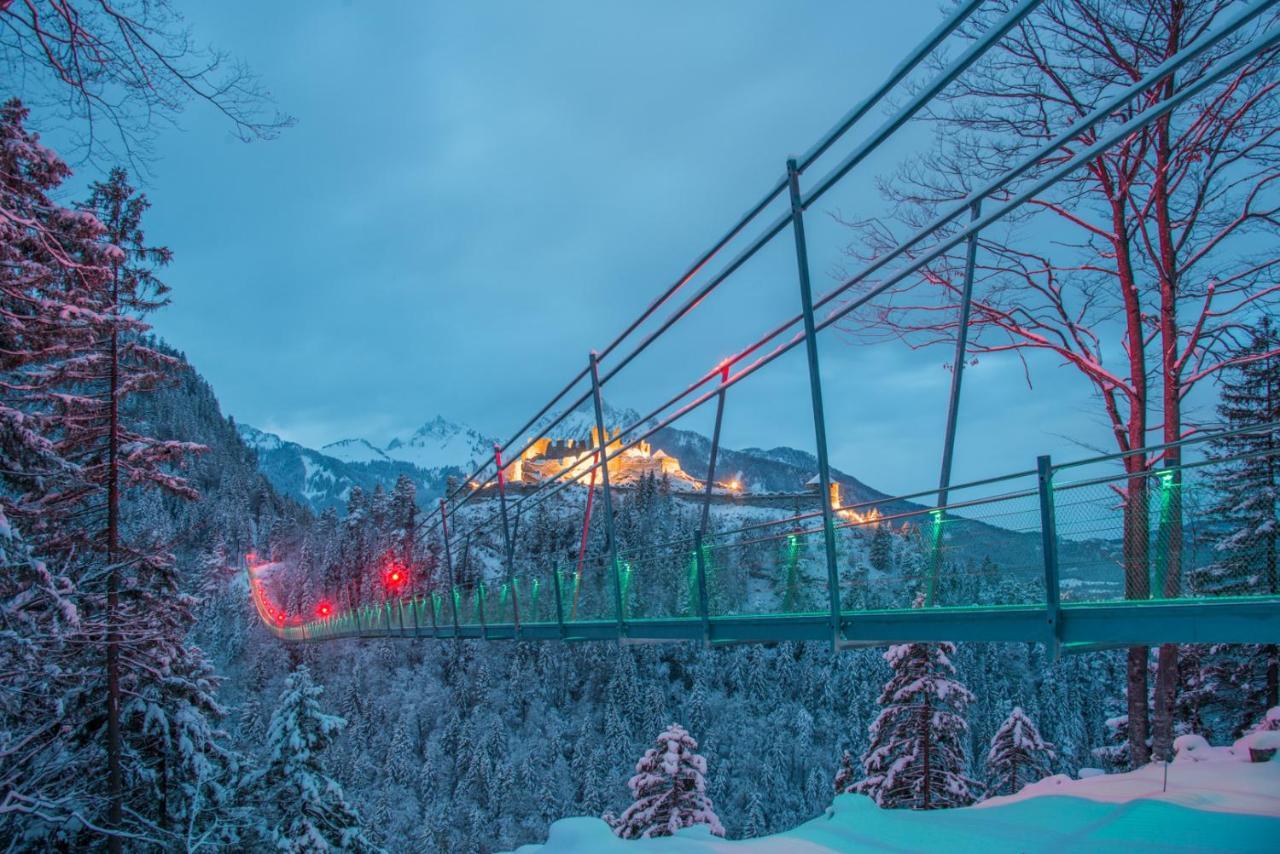 Alpenmotel Saeuling Pinswang Exterior photo